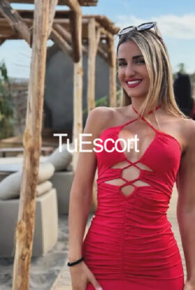 Mia hot