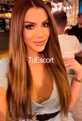 Alondra Hot Ts