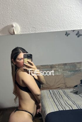 Camila Hot